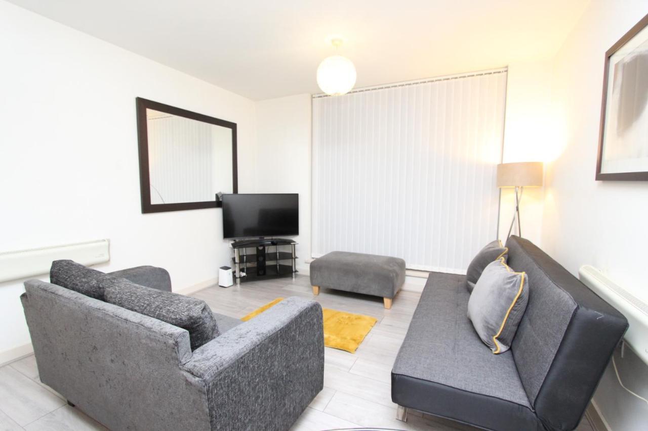 Spacious 1- Bedroom Apartment In E16 伦敦 外观 照片